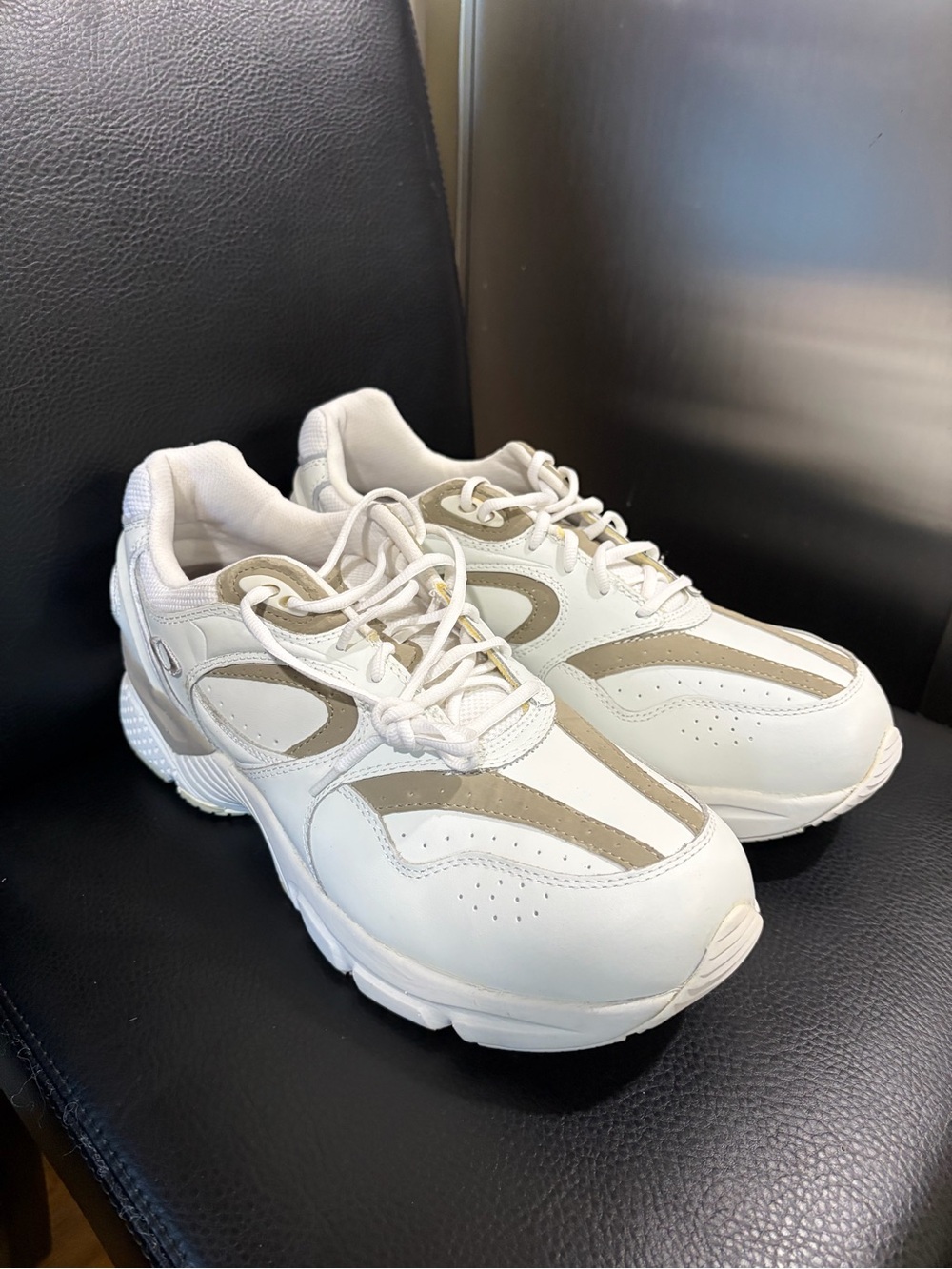 NEW Apex Cream and Beige Casual Sneakers